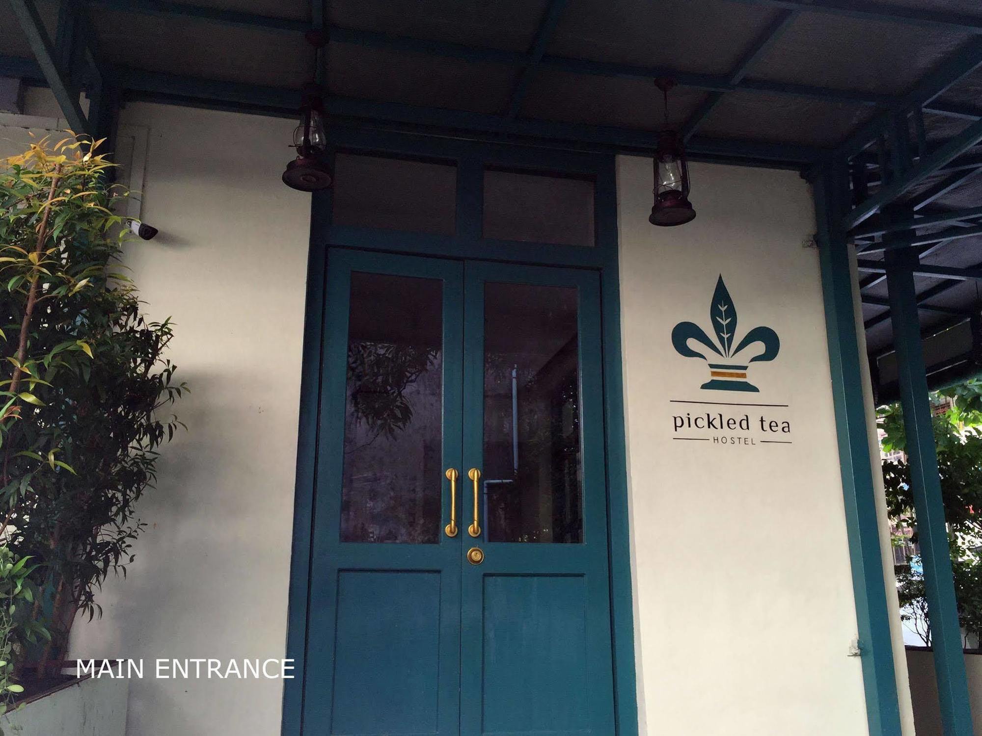 Pickled Tea Hostel Yangon Extérieur photo